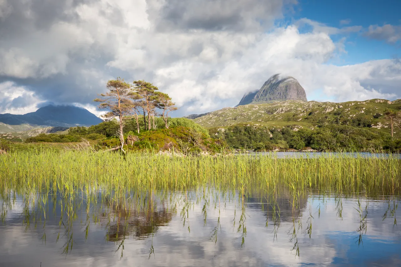 Suilven and Loch Druim Suardalain
