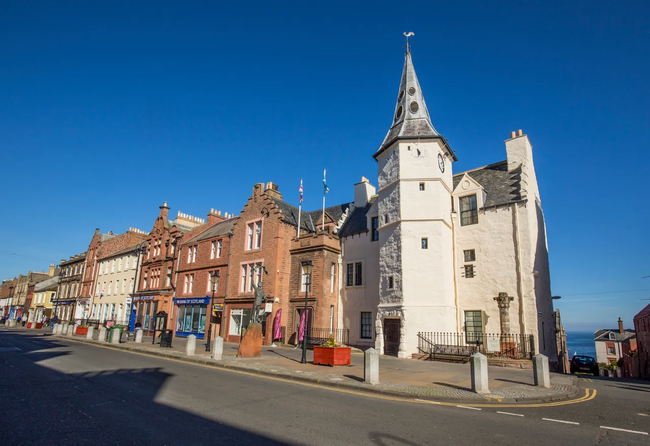 Dunbar high street & Toolbooth